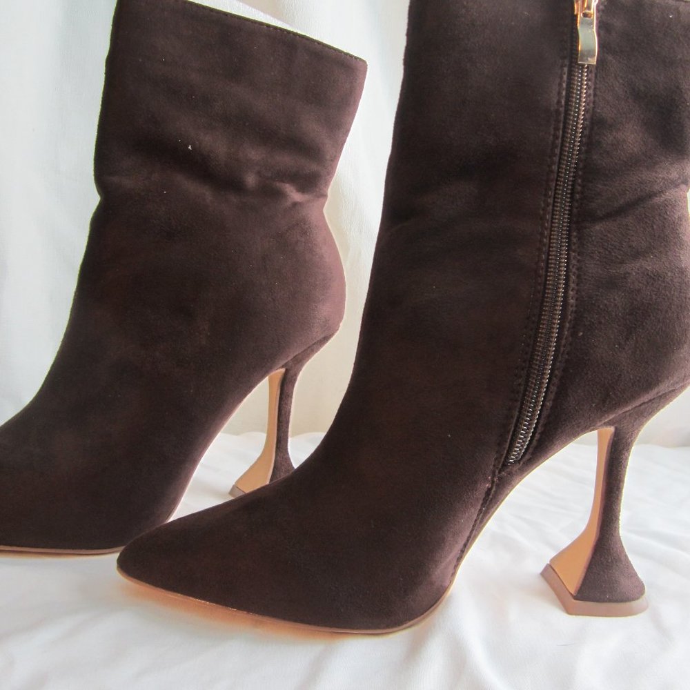 Gorgeous Brown Suede Victorian Spool Heel Booties Sz 8.5 from Fashion Nova NIB